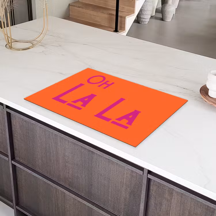 Oh la la - Oranje - Roze - Scheeflettertype Inductie beschermer vinyl 3mm klein -sfeer8