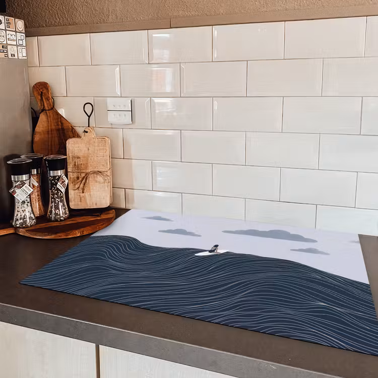 Persoon - Surfen - Oceaan - Natuur - Modern Inductie beschermer vinyl 3mm klein -sfeer3