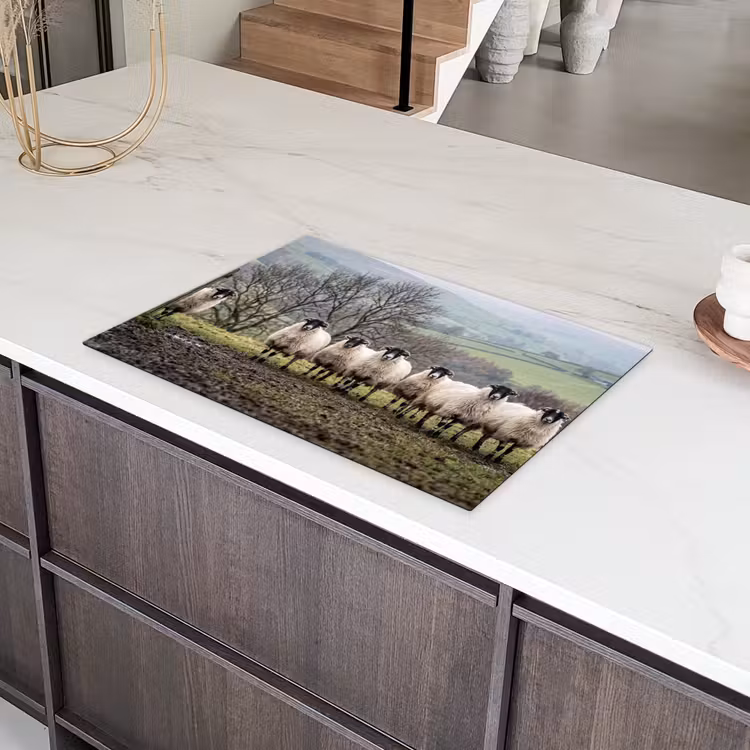 Schapen - Rij - Weide - Dieren - Platteland Inductie beschermer vinyl 3mm klein -sfeer8