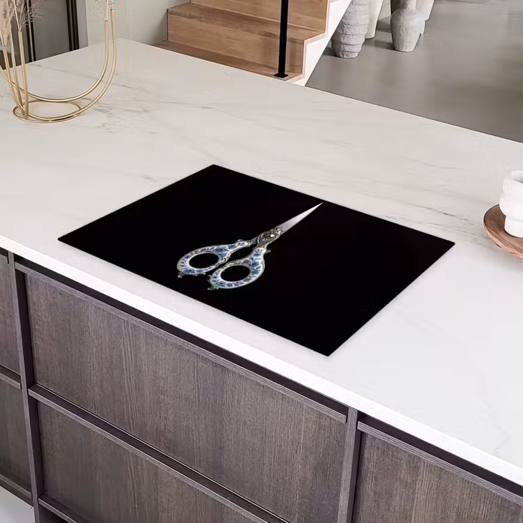 Schaar - Delfts blauw - Zwart Inductie beschermer vinyl 3mm klein -sfeer8