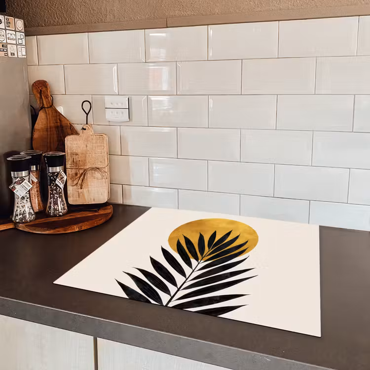 Zwart palmblad - Gouden cirkel - Beige achtergrond Inductie beschermer vinyl 3mm middel -sfeer3