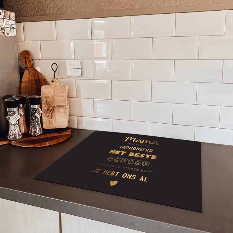 Spreuken - Quotes Mama Je Hebt Ons Al - Moeder - Moederdag cadeau voor mama - Goud Inductie beschermer vinyl 3mm middel -sfeer3