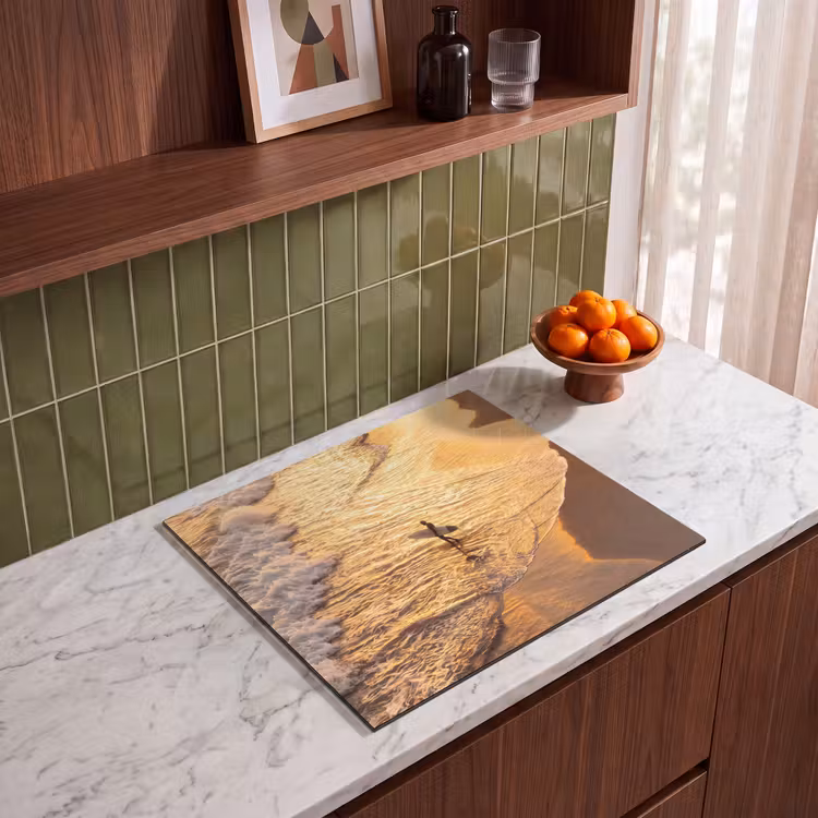 Surfer - Strand - Zonsondergang - Oceaan - Goud Inductie beschermer vinyl 3mm middel -sfeer8