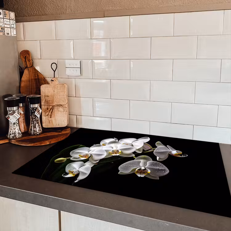 Dauwdruppels op Witte Orchideeën Inductie beschermer vinyl 3mm klein -sfeer3