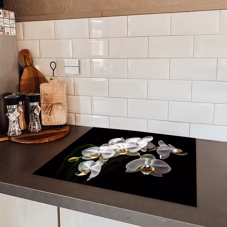 Dauwdruppels op Witte Orchideeën Inductie beschermer vinyl 3mm middel -sfeer3