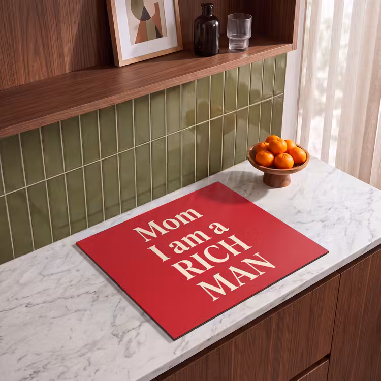 Tekst - Rijkdom - Motivatie - Rood - Modern Inductie beschermer vinyl 3mm middel -sfeer8
