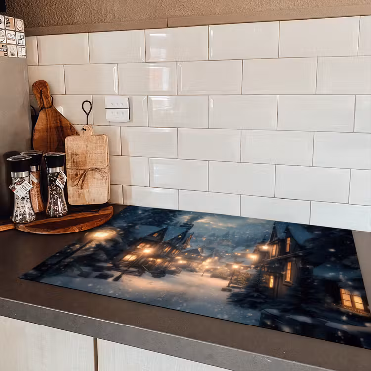Winterdorp - Sneeuw - Donker Inductie beschermer vinyl 3mm klein -sfeer3