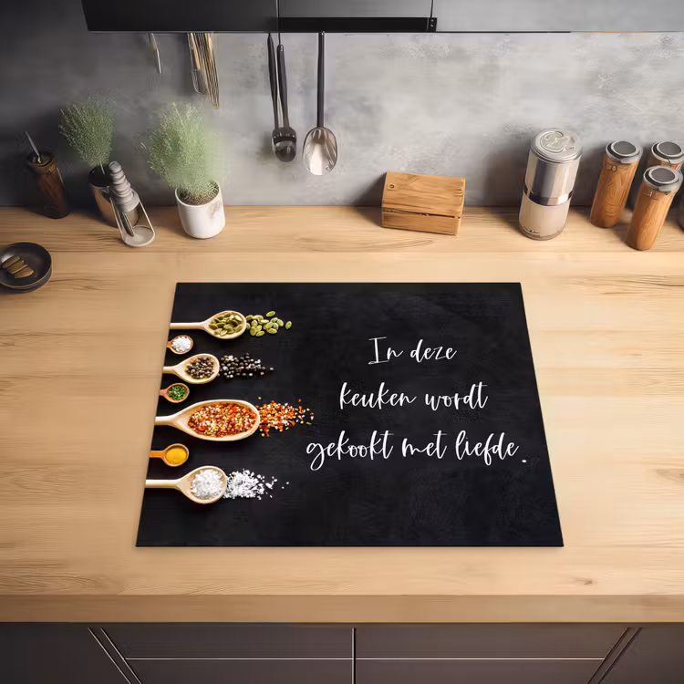Quotes - Keuken - Spreuken - In deze keuken wordt gekookt met liefde - Liefde Inductie beschermer vinyl 3mm middel -sfeer5