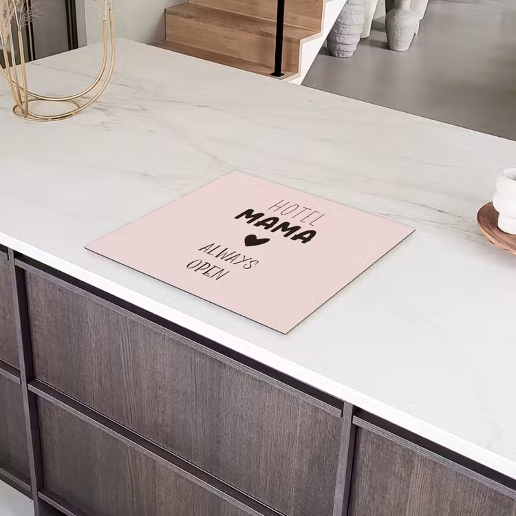 Quotes - Spreuken - Hotel mama always open - Mama Inductie beschermer vinyl 3mm middel -sfeer8