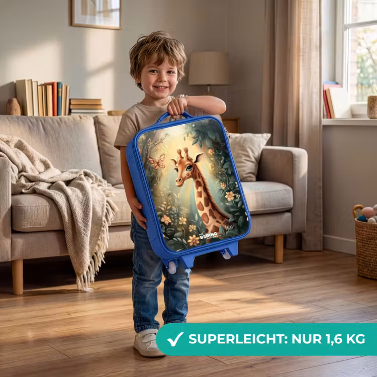 Jonge giraf tussen bloemen in zonnig woud Kinderkoffer - Blauw klein -sfeer2_DE