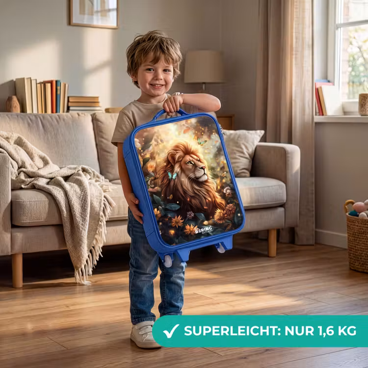 Leeuw met vlinders in bloemrijke jungle Kinderkoffer - Blauw klein -sfeer2_DE
