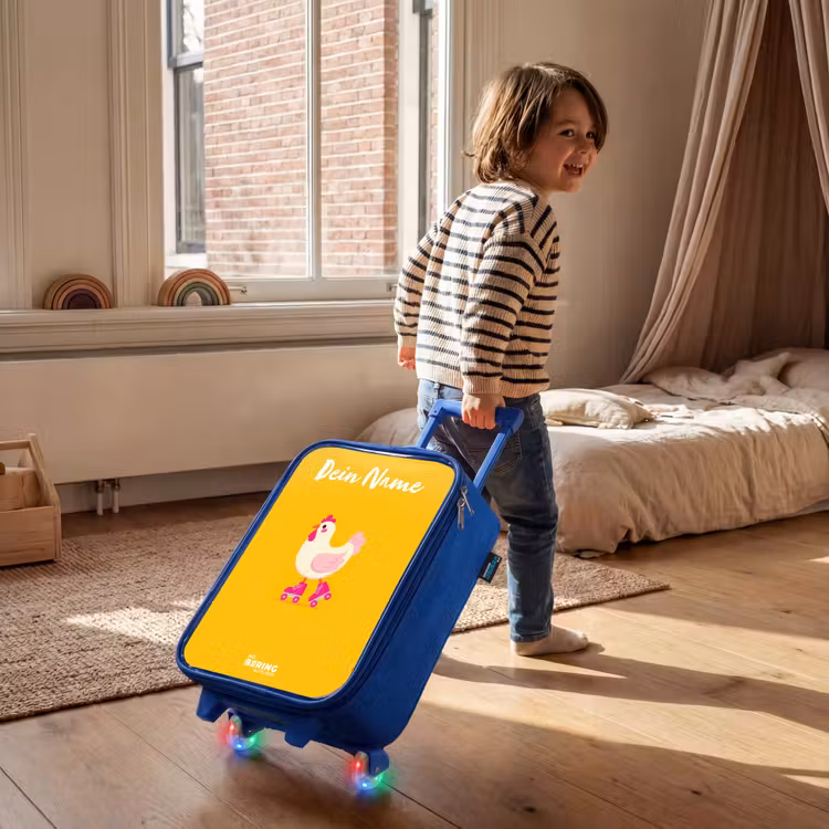 Kip - Rolschaatsen - Geel Kinderkoffer - Blauw klein -sfeer1