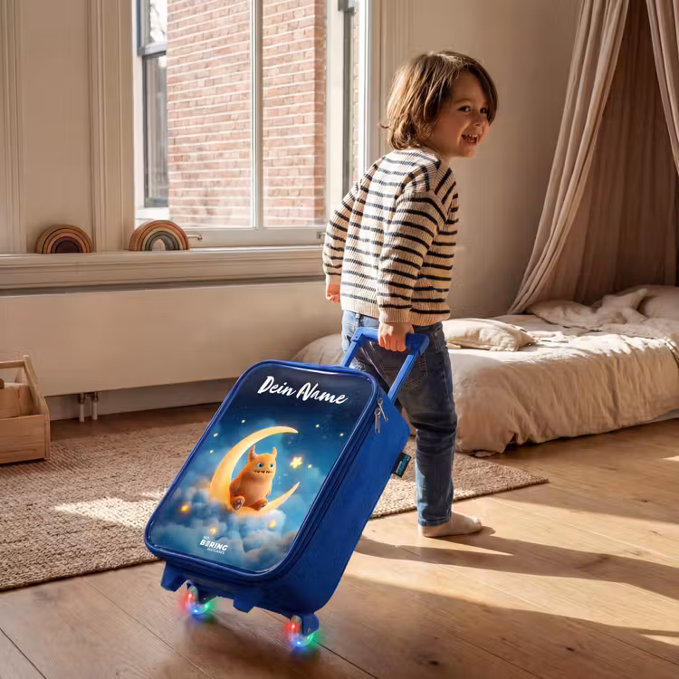 Oranje monster op maansikkel Kinderkoffer - Blauw klein -sfeer1