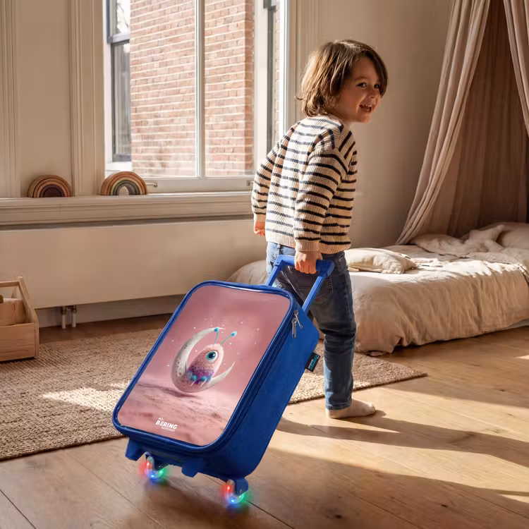 Maanwip met Pluizig Wezentje Kinderkoffer - Blauw klein -sfeer1