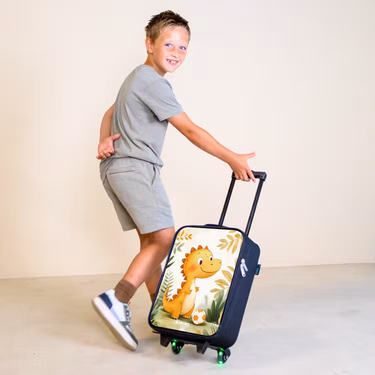 Dino - Voetbal - Oranje Kinderkoffer - Zwart klein -sfeer3
