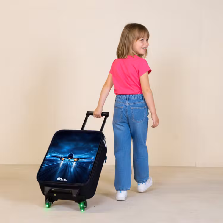 Vliegtuig opstartend in futuristisch nachtlandschap Kinderkoffer - Zwart klein -sfeer1