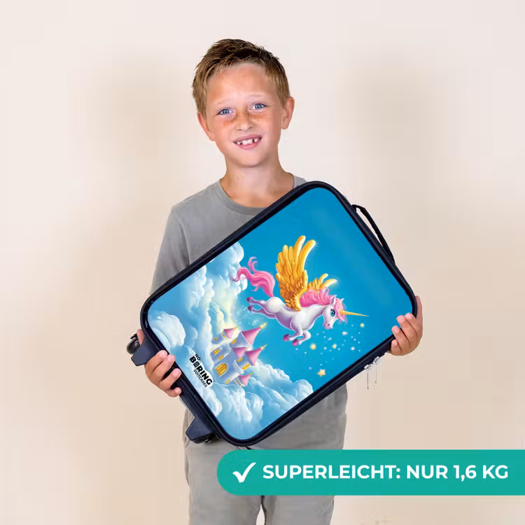 Vliegende eenhoorn met gouden vleugels boven kasteel Kinderkoffer - Zwart klein -sfeer4_DE