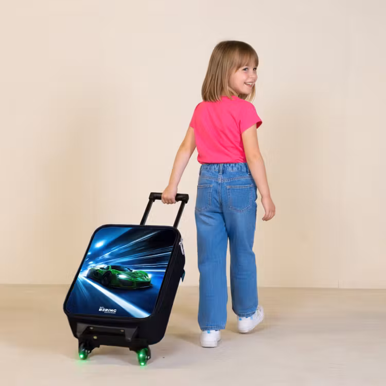 Groene supercar flitst door neonlicht Kinderkoffer - Zwart klein -sfeer1