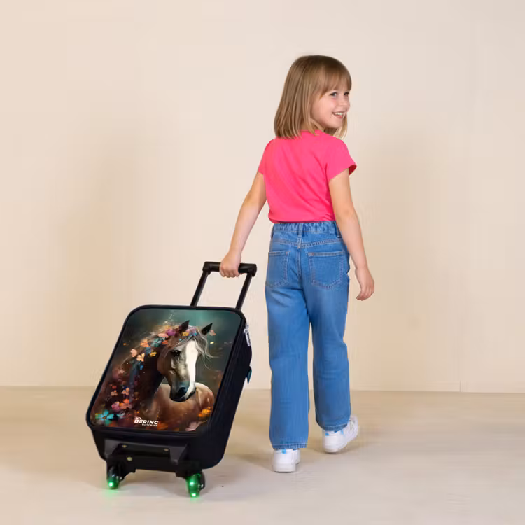 Lichtbruin paard tussen de bloemen Kinderkoffer - Zwart klein -sfeer1