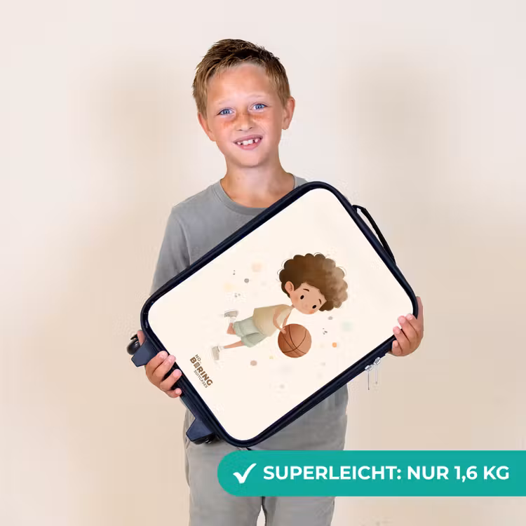 Jongen met een basketbal in beige kleuren Kinderkoffer - Zwart klein -sfeer4_DE