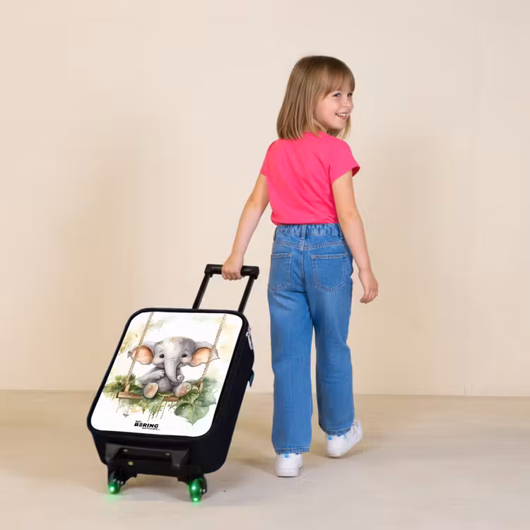 Jong olifantje op een schommel waterverf tekening Kinderkoffer - Zwart klein -sfeer1