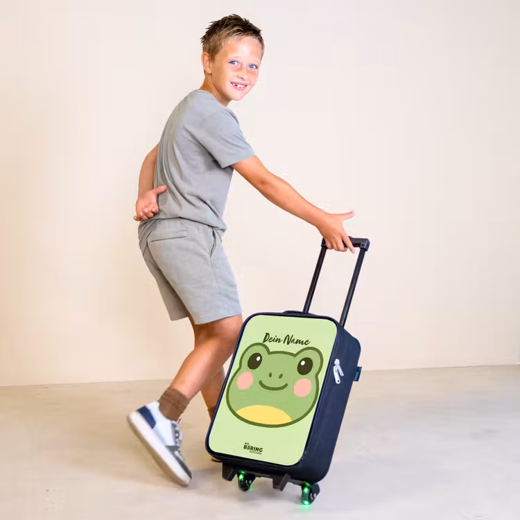 Kawai - Kikker - Groen Kinderkoffer - Zwart klein -sfeer3