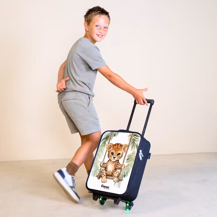 Levi luipaard Kinderkoffer - Zwart klein -sfeer3