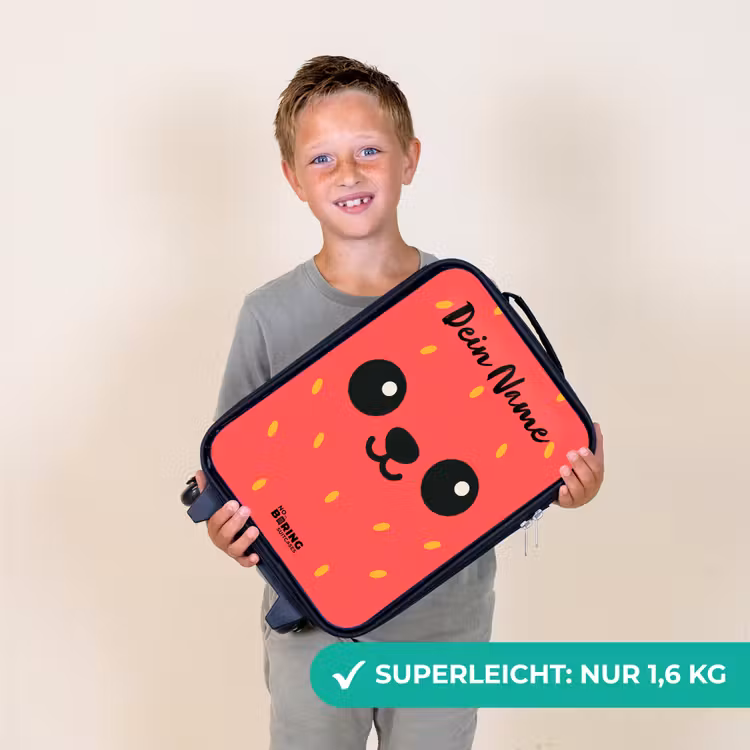 Kawai - Aardbei - Rood Kinderkoffer - Zwart klein -sfeer4_DE