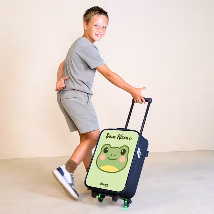 Kawai - Kikker - Groen Kinderkoffer - Zwart klein -sfeer3