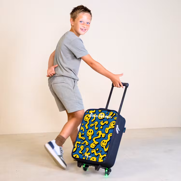 Smiley - Geel - Blauw Kinderkoffer - Zwart klein -sfeer3