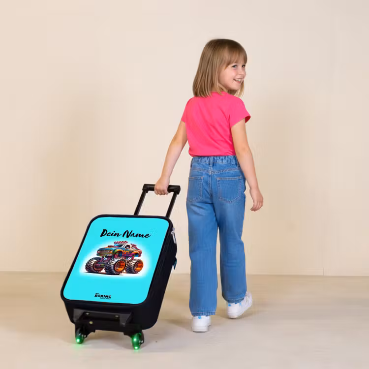 Monstertruck op Lichtblauwe Achtergrond Kinderkoffer - Zwart klein -sfeer1