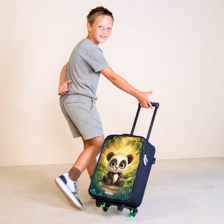 Panda - Bamboebos - Groen Kinderkoffer - Zwart klein -sfeer3