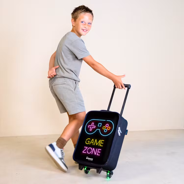 Qoute met neonkleuren Kinderkoffer - Zwart klein -sfeer3