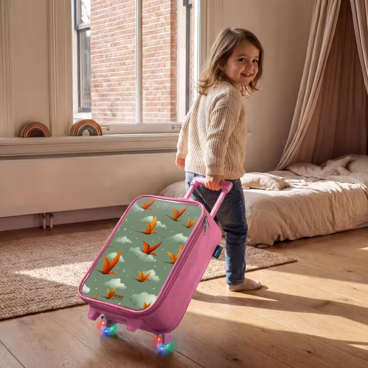 Vliegende pterosaurussen tussen sterren Kinderkoffer - Roze klein -sfeer1