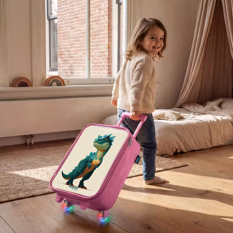 Gehoornde dino met scherpe blik Kinderkoffer - Roze klein -sfeer1