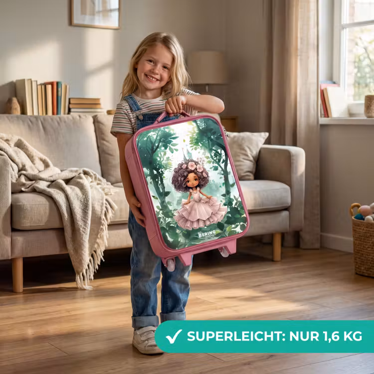 Meisje met donkere krullen in het bos Kinderkoffer - Roze klein -sfeer2_DE