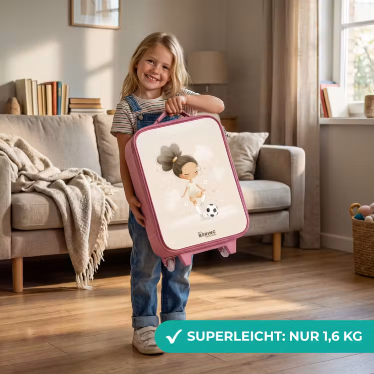 Meisje met een voetbal in beige kleuren Kinderkoffer - Roze klein -sfeer2_DE