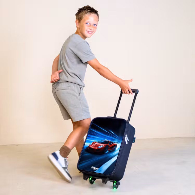 Rode racewagen in digitale snelheidswereld Kinderkoffer - Zwart klein -sfeer3