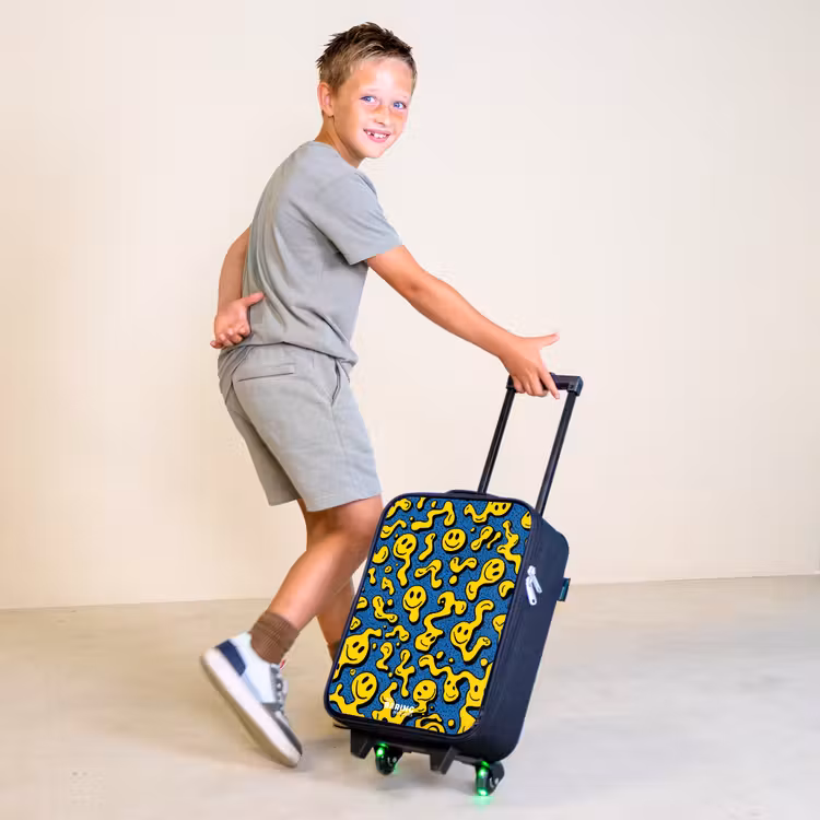 Smiley - Blauw - Geel Kinderkoffer - Zwart klein -sfeer3