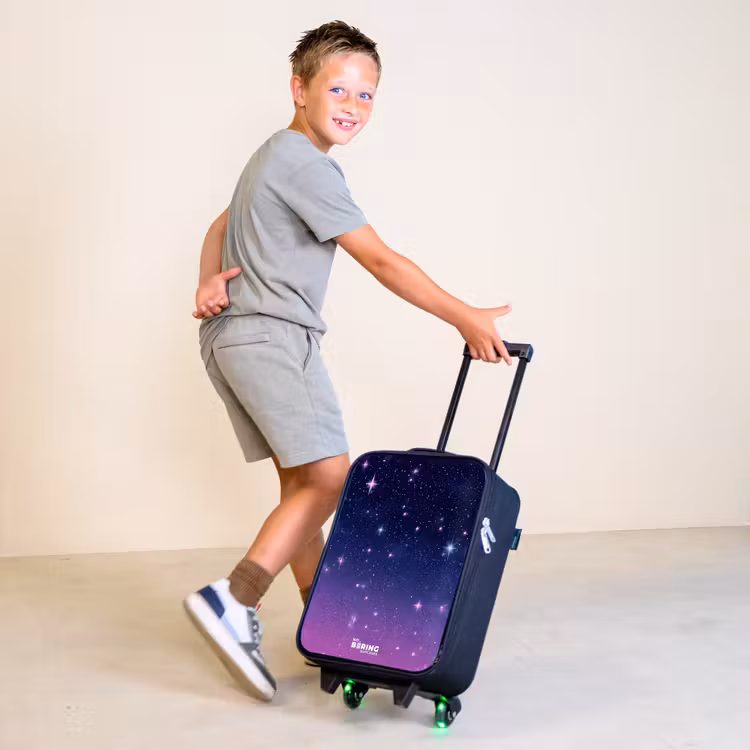 Sterren - Galaxy - Blauw - Roze Kinderkoffer - Zwart klein -sfeer3