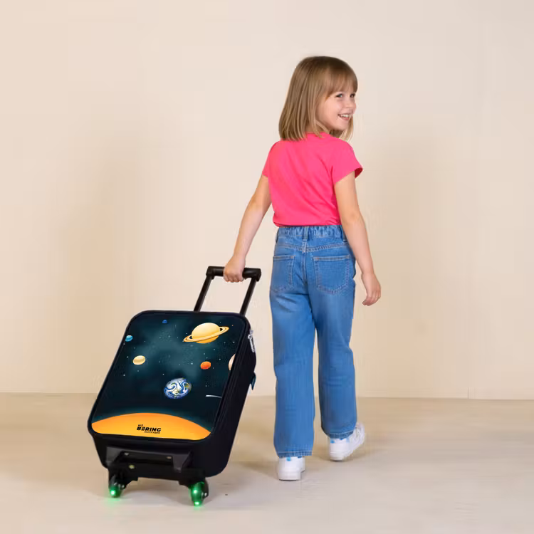 Ruimte met planeten Kinderkoffer - Zwart klein -sfeer1