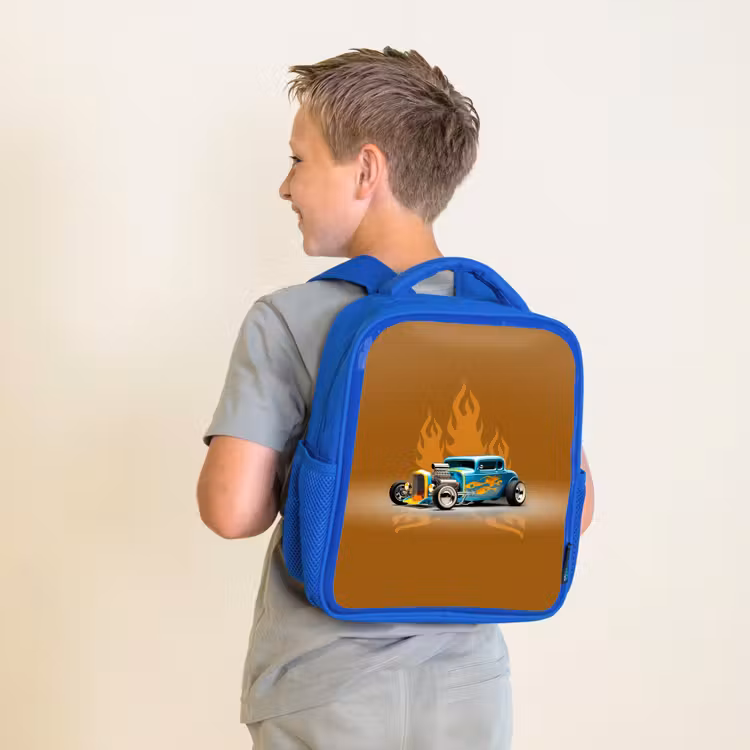 Blauwe auto met gele vlammen Kinderrugzak - Blauw middel -sfeer2