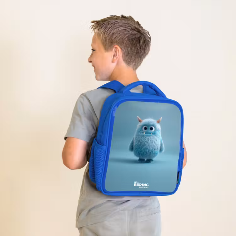Blauw pluizig monster met hoorns Kinderrugzak - Blauw middel -sfeer2