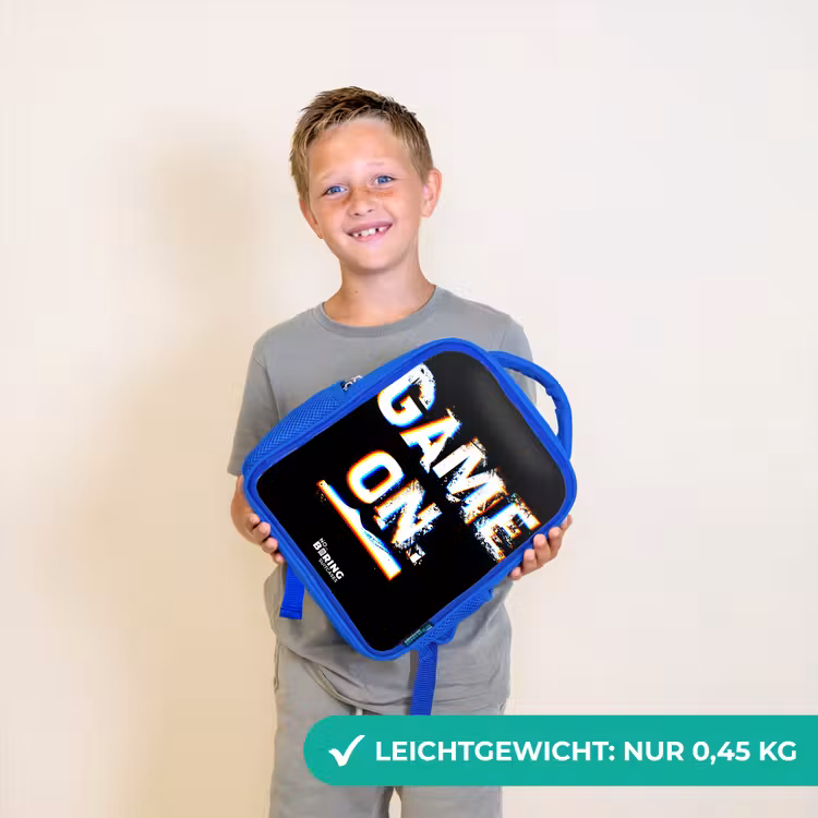 Game on in zwart wit Kinderrugzak - Blauw middel -sfeer1_DE