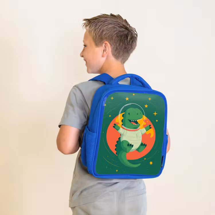 Dino - Groen - Planeet Kinderrugzak - Blauw middel -sfeer2