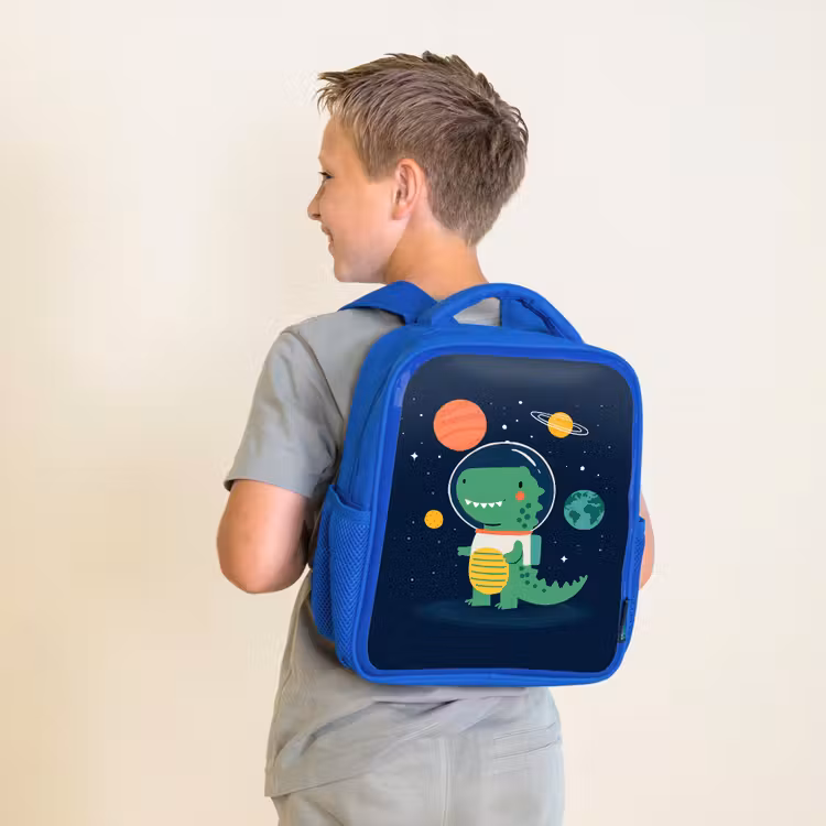 Dino - Ruimtepak - Planeten Kinderrugzak - Blauw middel -sfeer2