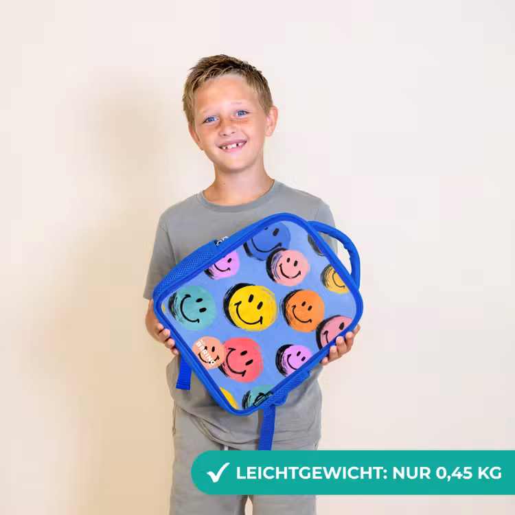 Een speels en kunstzinnig patroon van kleurrijke smileys Kinderrugzak - Blauw middel -sfeer1_DE