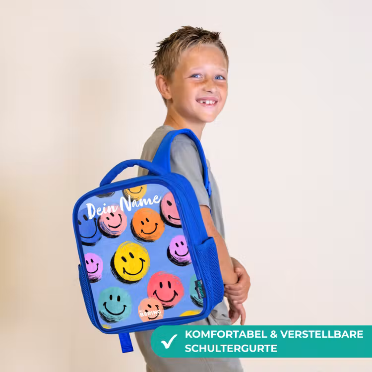 Een speels en kunstzinnig patroon van kleurrijke smileys Kinderrugzak - Blauw middel -sfeer3_DE
