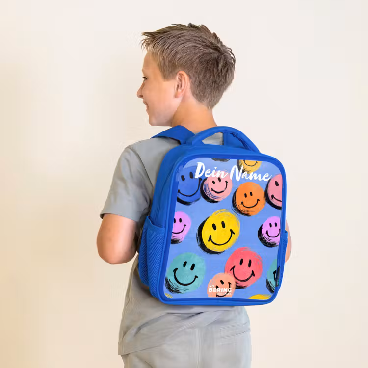 Een speels en kunstzinnig patroon van kleurrijke smileys Kinderrugzak - Blauw middel -sfeer2