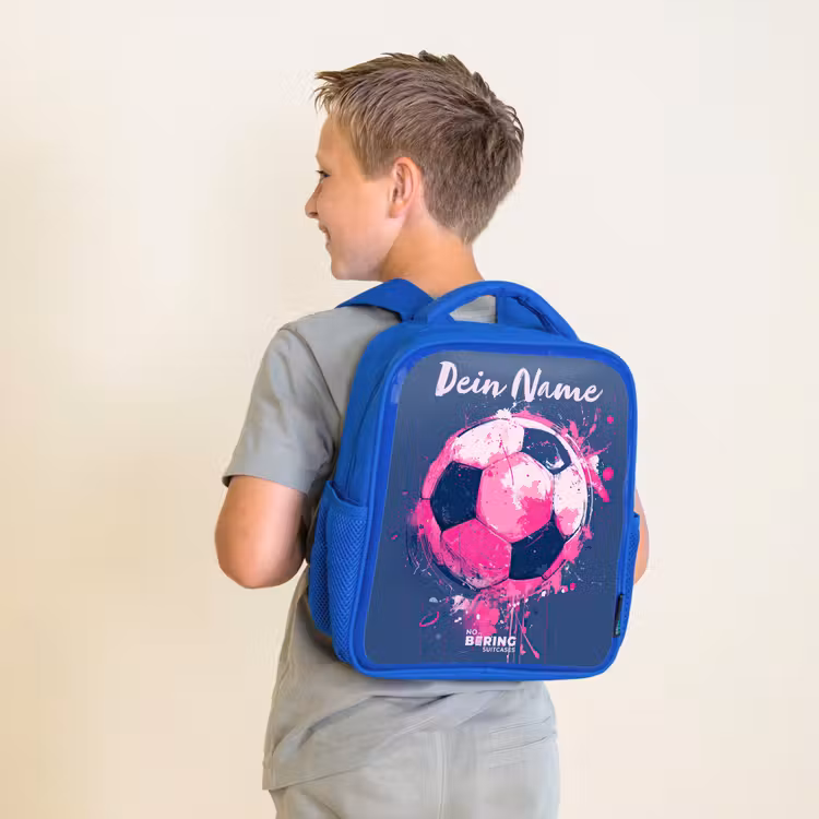 Voetbalvibes - Verf - Roze - Blauw Kinderrugzak - Blauw middel -sfeer2